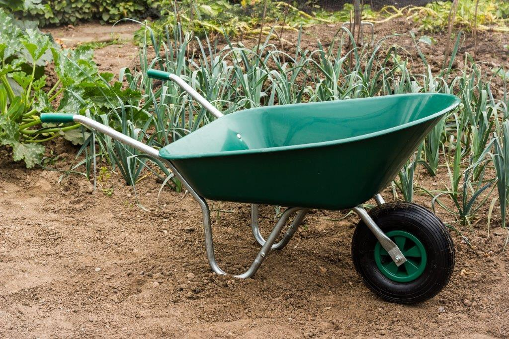 85L GREEN PLASTIC WHEELBARROW WITH PUNCTURE PROOF WHEEL MADE IN UK EXCELLENT Q 